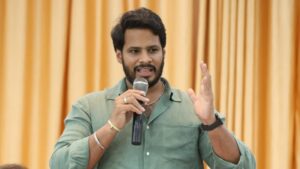 ಅನ್ನದಾತರ ಹಿತರಕ್ಷಣೆಗಾಗಿ ಬೀದಿಗಿಳಿದ ದಳಪತಿಗಳು; ಮಣಿಯದಿದ್ದರೆ ಉಗ್ರ ಹೋರಾಟದ ಎಚ್ಚರಿಕೆ!